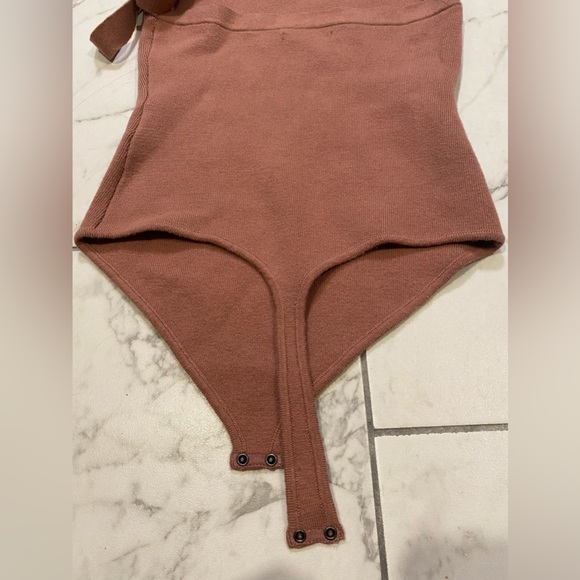Abercrombie & Fitch | NWOT pinkish-mauve halter bodysuit. Perfect condition. - Picture 6 of 8